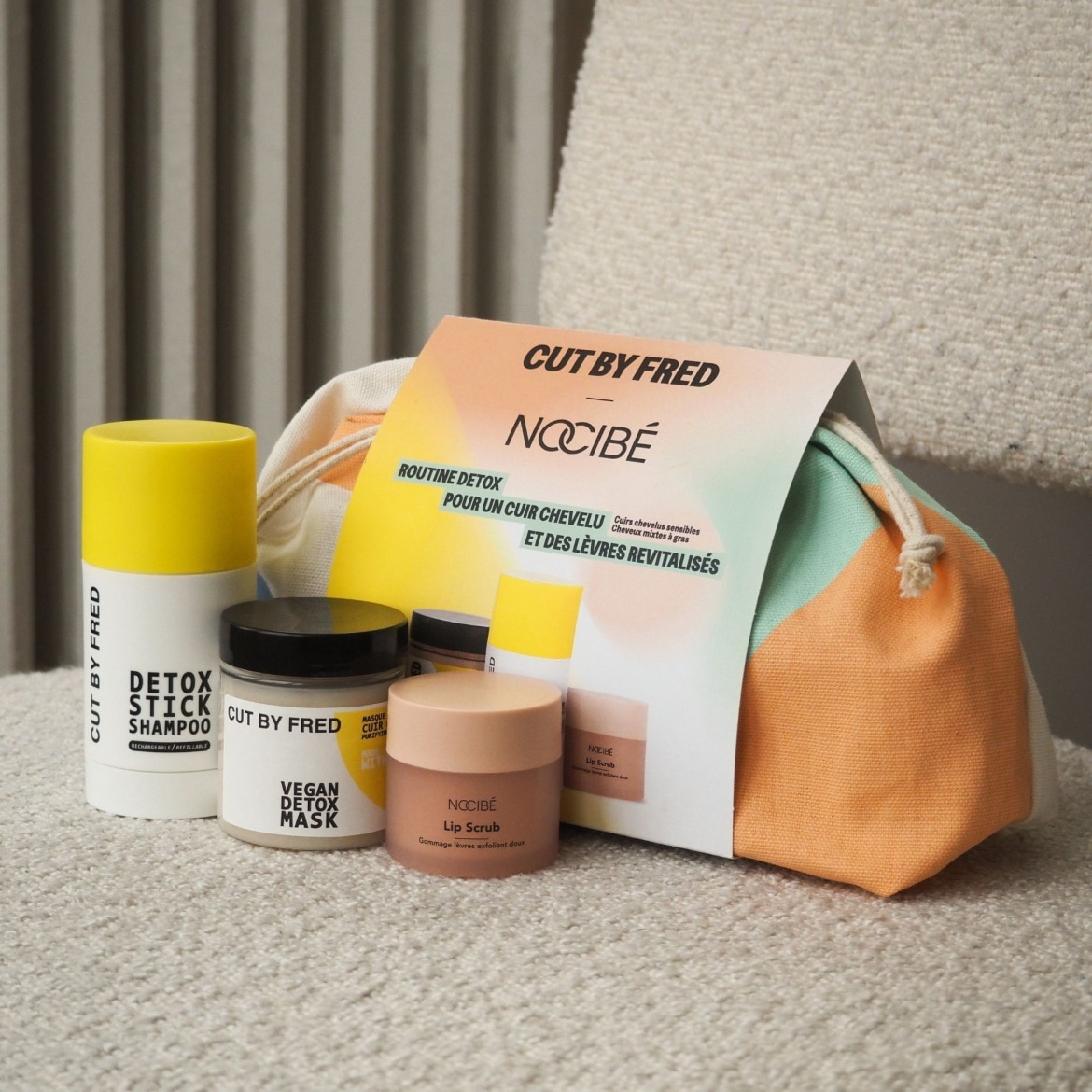 Découvrez le coffret Cut By Fred Nocibé, comprenant un shampooing détox en stick, un masque détox vegan et un gommage pour les lèvres, le tout pour une routine revitalisante complète.