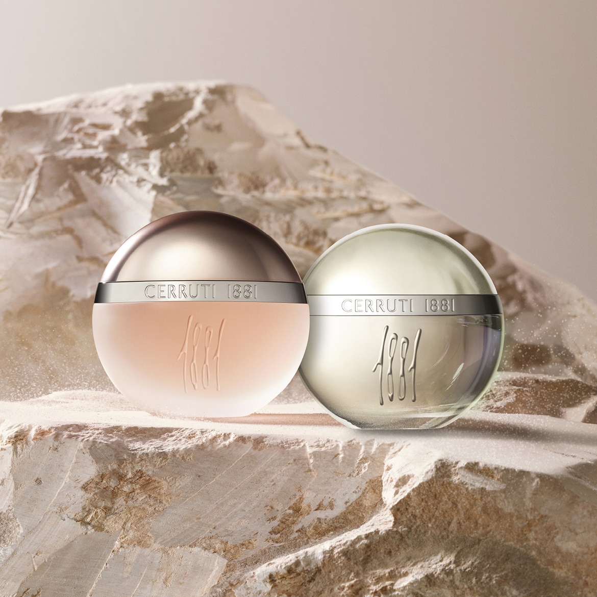 Découvrez l'élégance intemporelle avec les parfums Cerruti 1881, présentés dans des flacons sphériques aux teintes douces, évoquant la pureté et le raffinement.