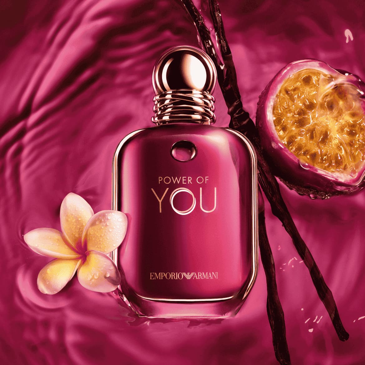 Découvrez le parfum Power of You d'Emporio Armani, un flacon rose éclatant flottant sur l'eau, agrémenté d'une fleur délicate et d'une tranche de fruit de la passion.