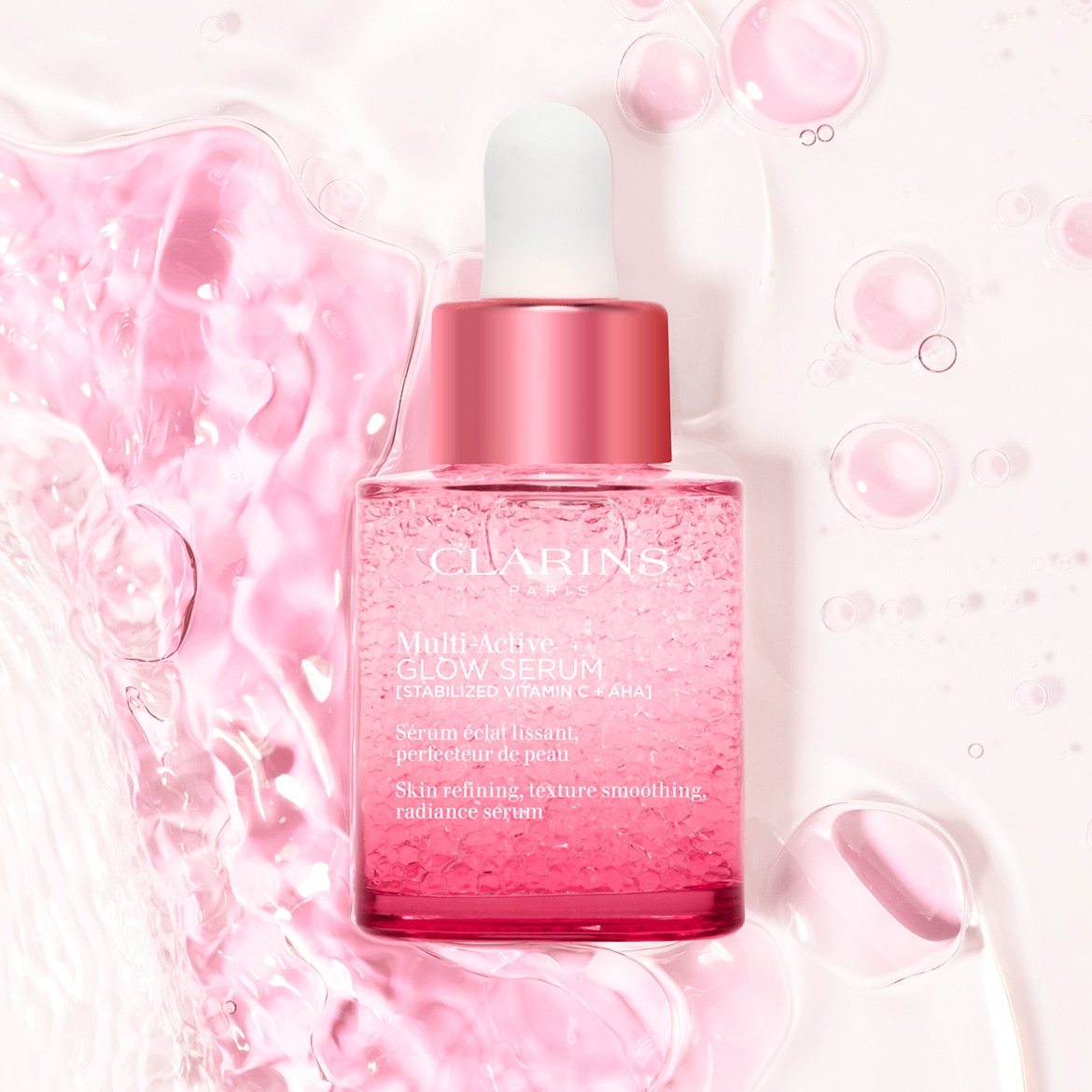 Découvrez le Sérum Éclat Multi-Actif de Clarins, un soin perfecteur de peau enrichi en vitamine C stabilisée et AHA, pour un teint éclatant et une peau lissée.