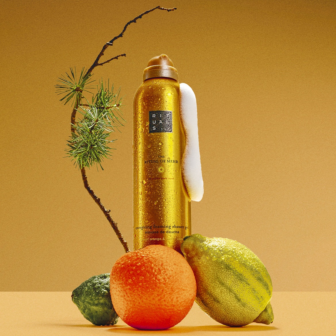 Boostez votre énergie avec The Ritual of Mehr, la collection solaire à l’orange douce et au bois de cèdre.