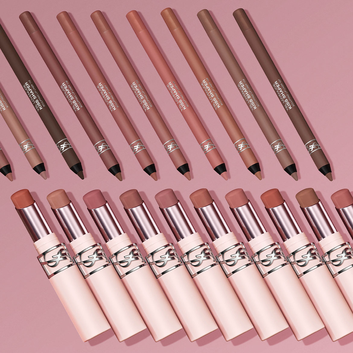 Découvrez le YSL Lovenu Kiss Shaper, un crayon à lèvres sculptant disponible dans une gamme de teintes nude, présenté dans un élégant emballage rose.