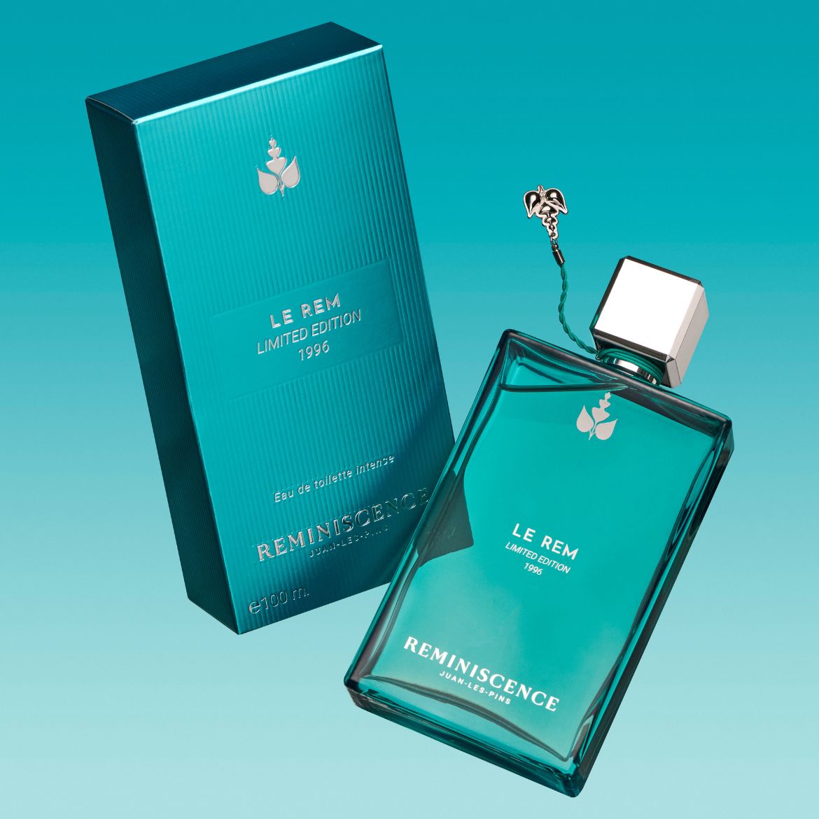 Découvrez le parfum Le Rem de Reminiscence, édition limitée 1996, dans son flacon et son emballage turquoise élégants, un parfum intense en eau de toilette.