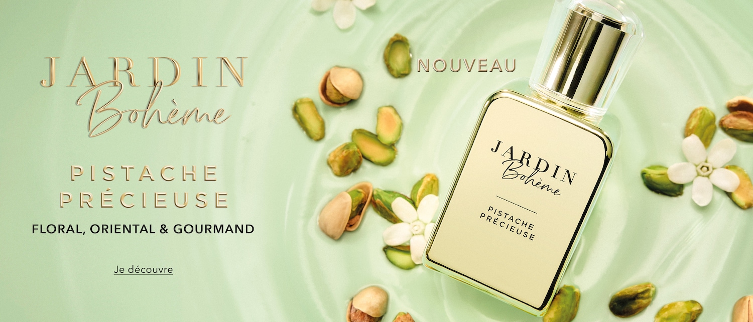 Découvrez le nouveau parfum Jardin Bohème Pistache Précieuse, une fragrance florale, orientale et gourmande, présentée dans un flacon élégant sur un fond vert clair parsemé de pistaches et de fleurs blanches.