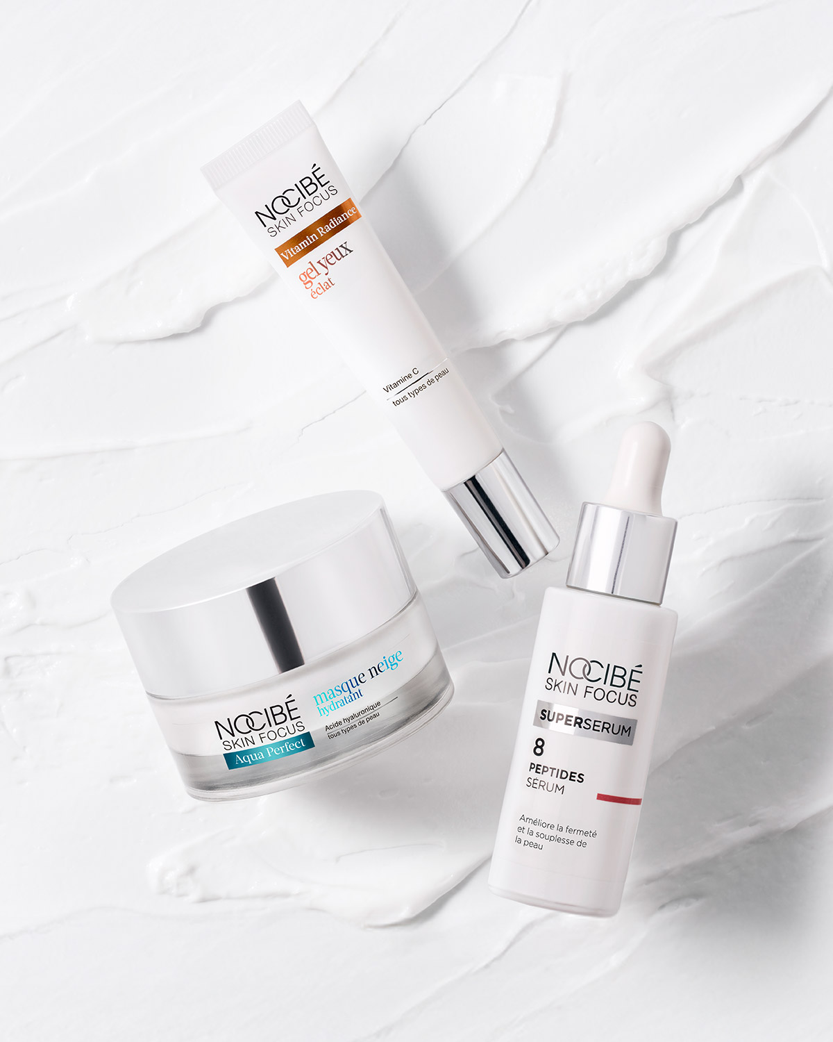 Découvrez les soins Nocibé Skin Focus : le gel yeux éclat Vitamin Radiance, le sérum Superserum 8 Peptides et le masque neige hydratant Aqua Perfect, pour une peau éclatante et hydratée.