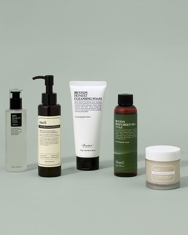 Découvrez une gamme de produits de beauté coréens, comprenant des nettoyants doux, des toniques hydratants et des traitements ciblés pour une peau éclatante et saine.